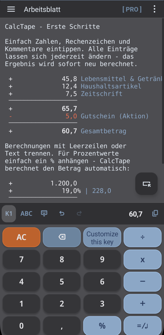 CalcTape-App auf dem Smartphone: eine Rechnung mit Zwischensummen und Kommentaren, darunter die anpassbare Tastatur